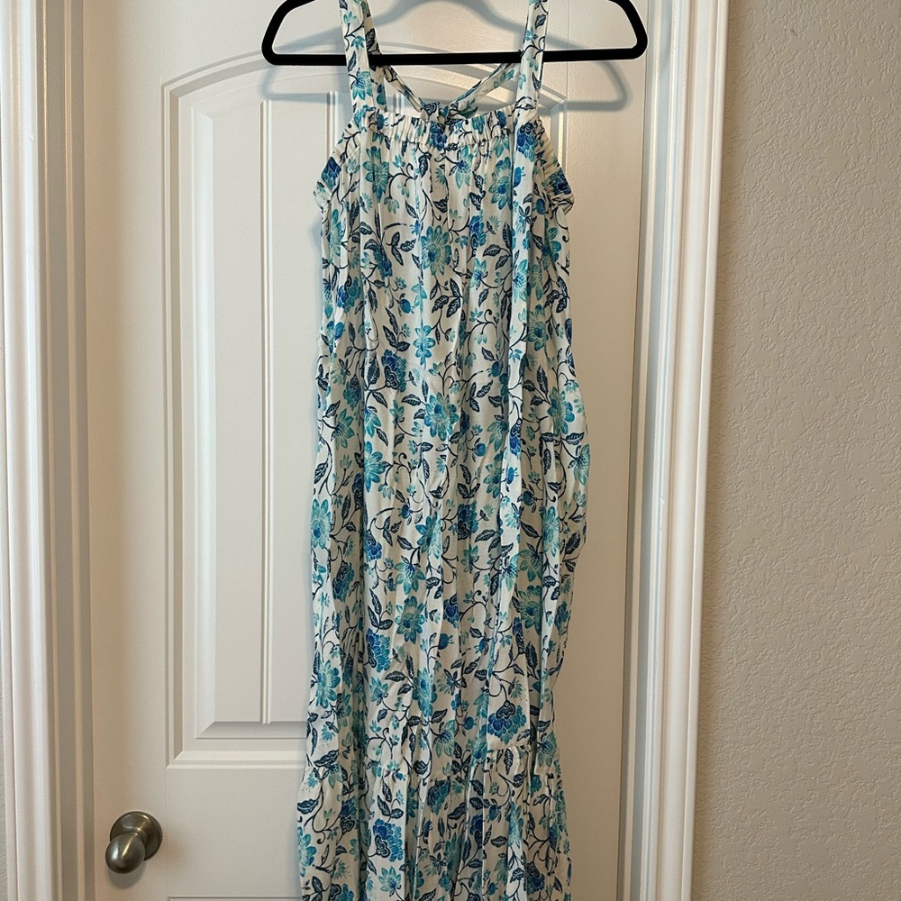 Old navy sleeveless tie back maxi swing dress